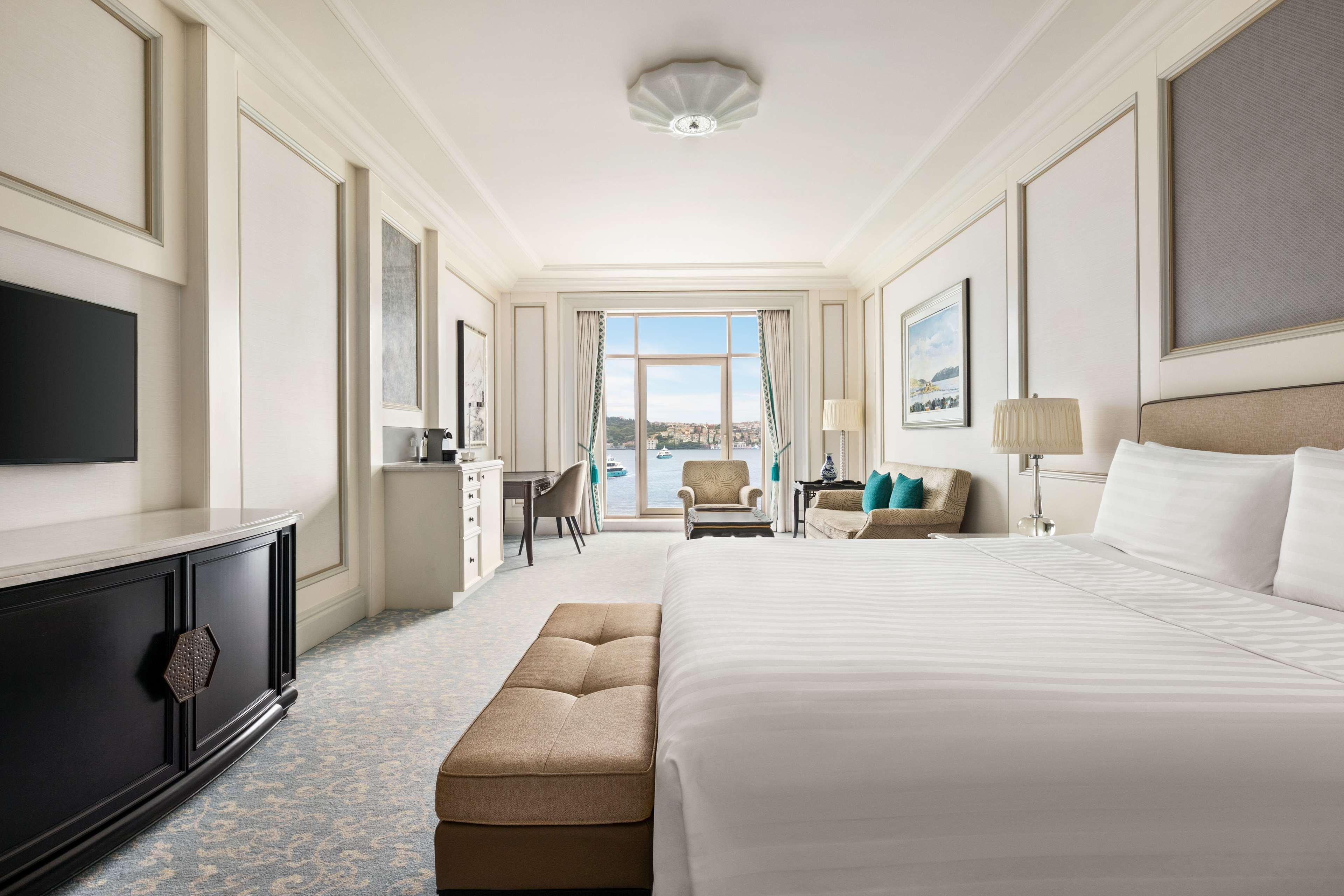 Shangri-La Bosphorus, Istanbul Exterior photo A guest room at The St. Regis Boston