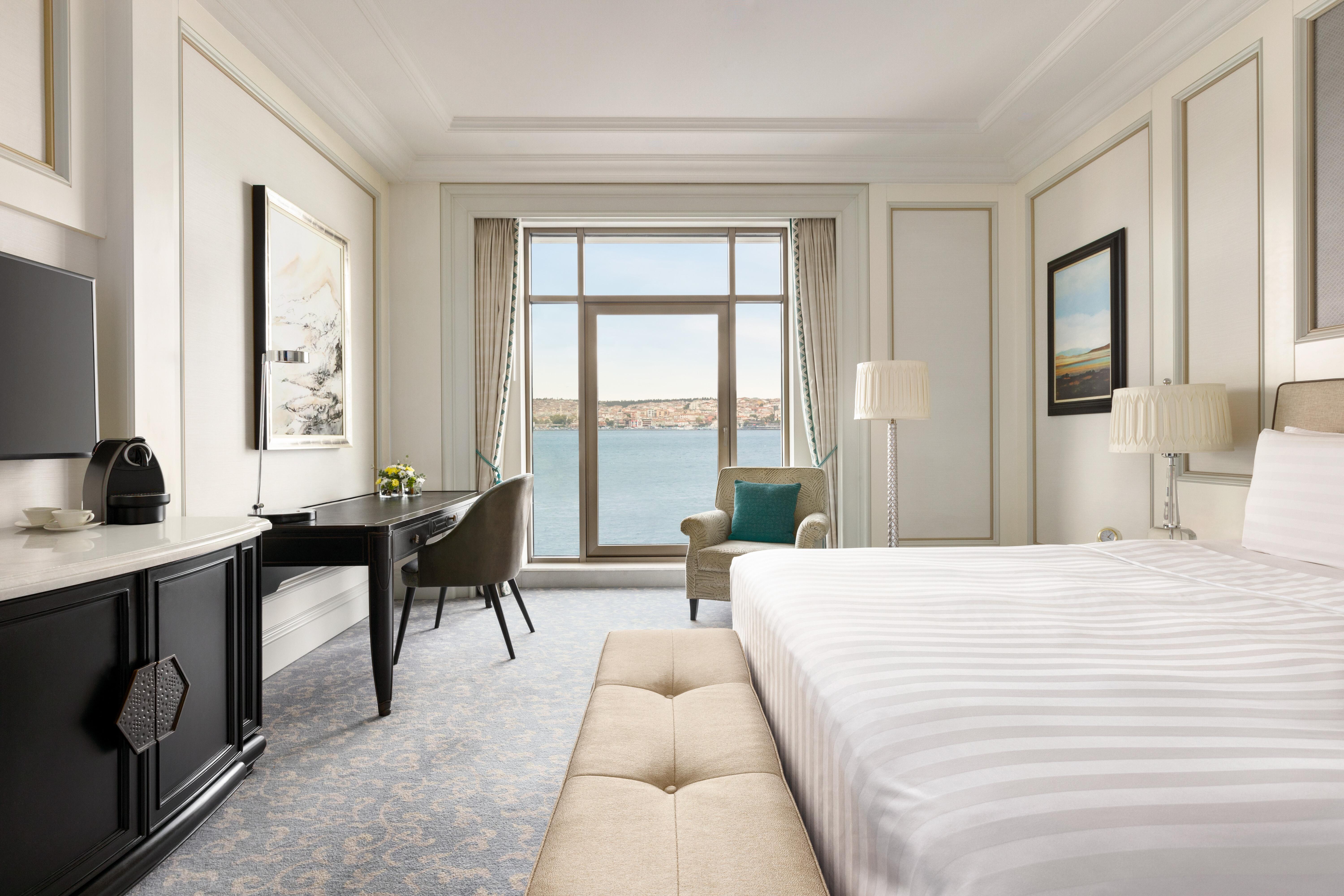 Shangri-La Bosphorus, Istanbul Exterior photo A guest room at the Four Seasons Hotel