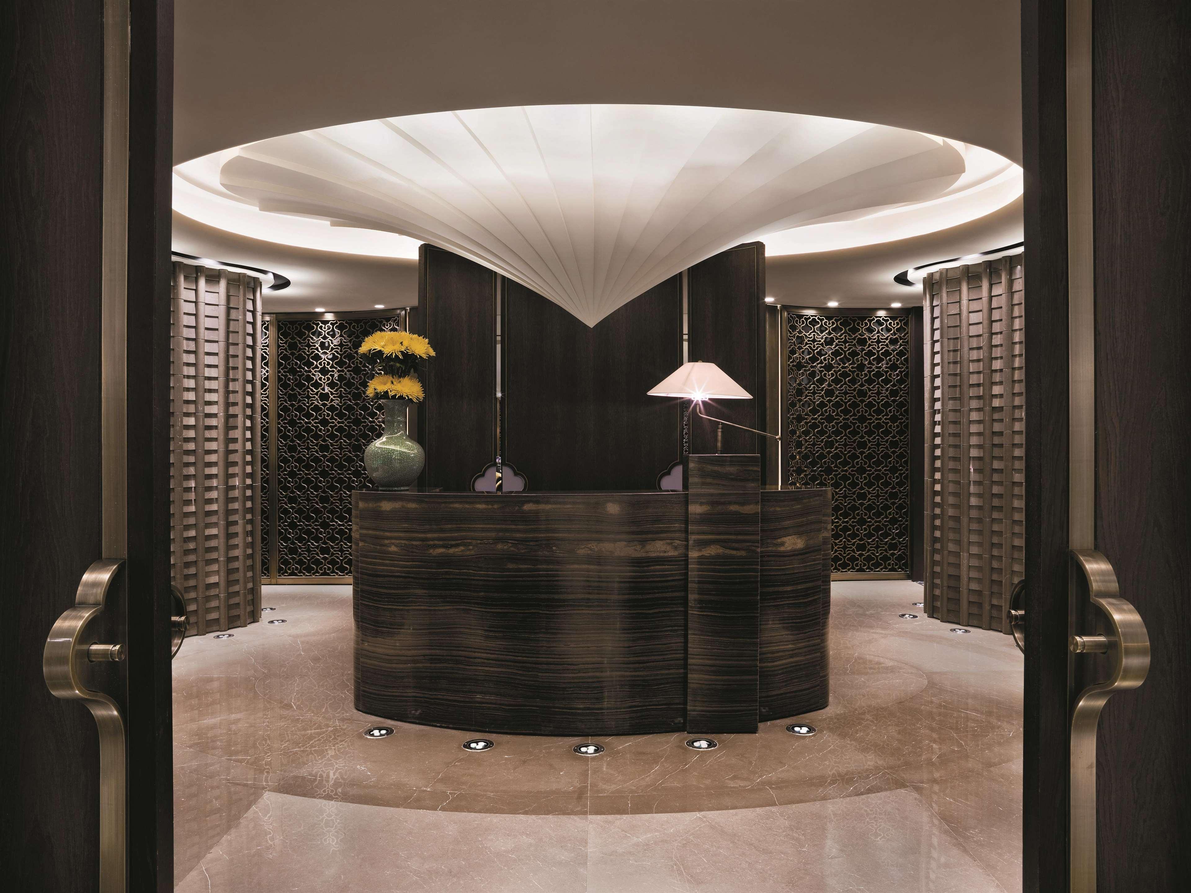 Shangri-La Bosphorus, Istanbul Exterior photo The lobby of the Mandarin Oriental, Hong Kong